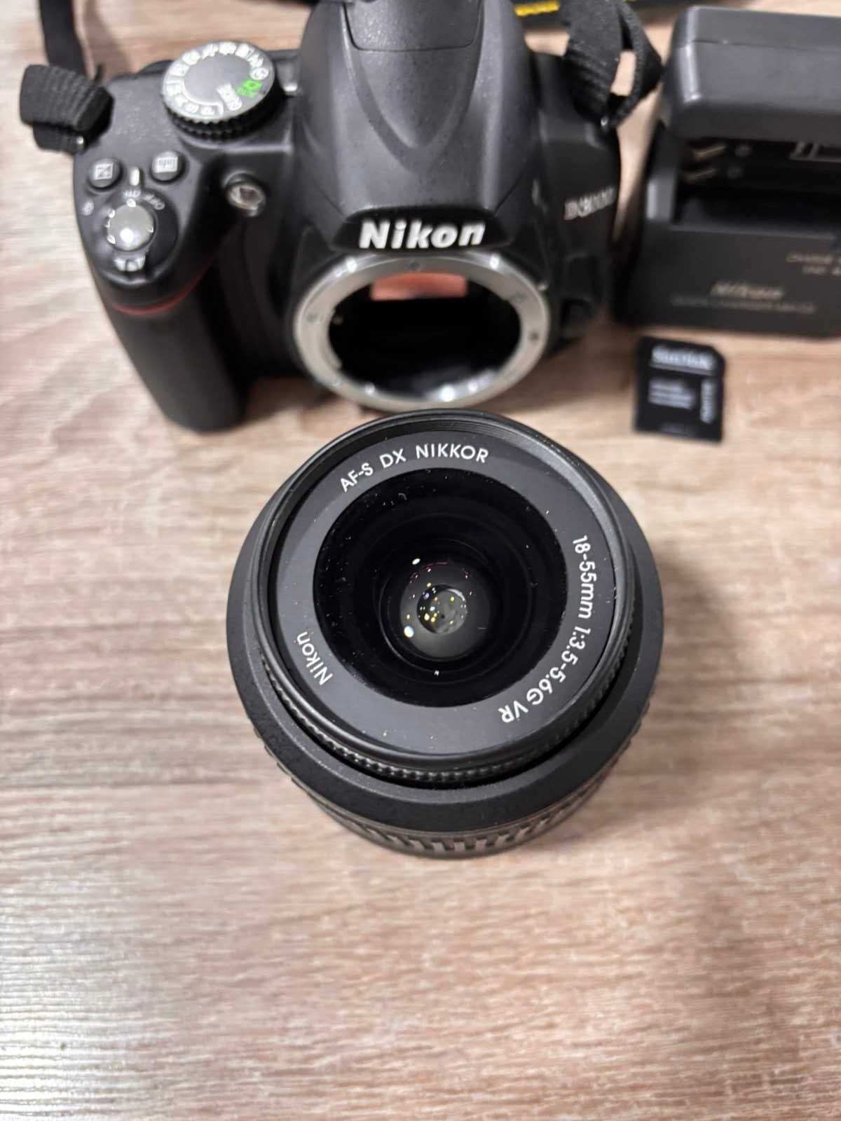 Продавам фотоапарат Nikon D3000 Комплект с чанта
