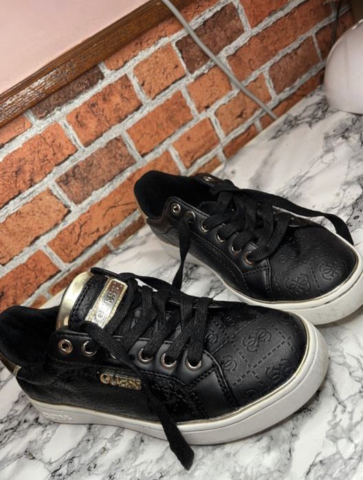 Adidasi Guess originali