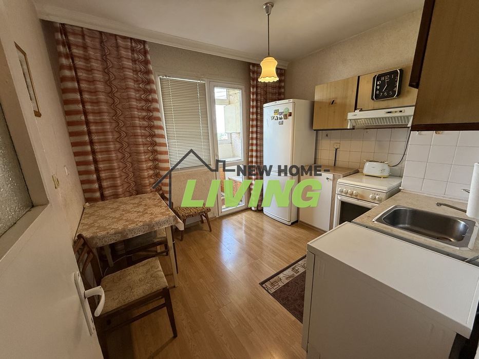 Продава се Тристаен апартамент в Пловдив, Христо Смирненски - 82 кв.м за 1659 €/кв.м - Снимка #2
