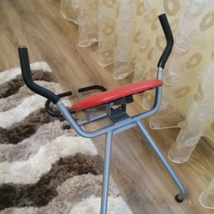 Продавам фитнес уред за коремни преси