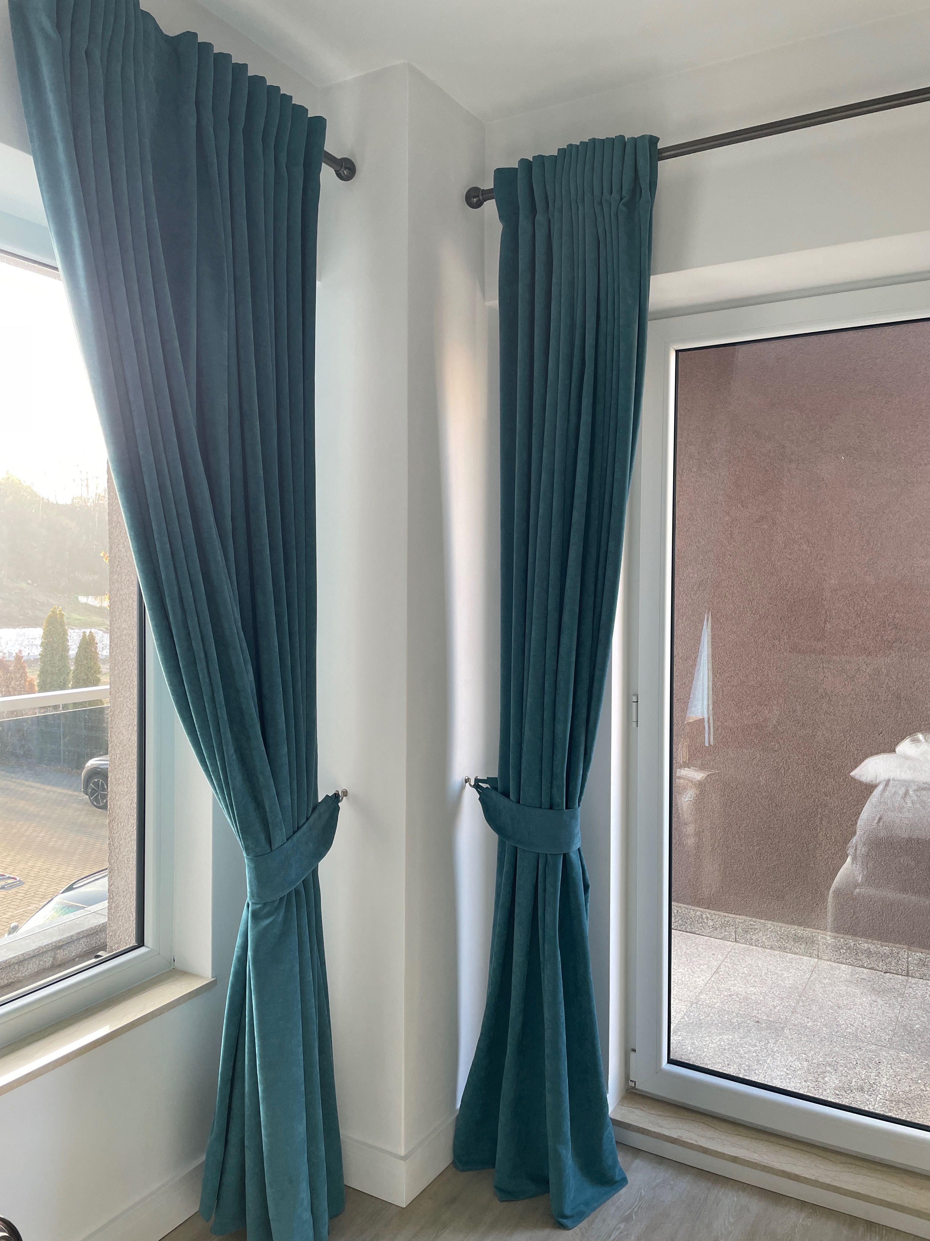 Draperii cu galerie inclusa