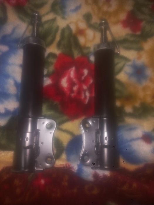 Продам стойки сузуки эскудо 1,6 1994 коротыш