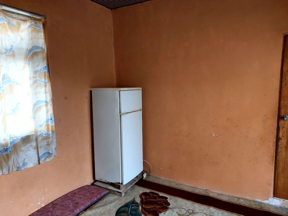 Ижарага  участка берилади  назарбек  2 хона  хамма шаройит бор  200&