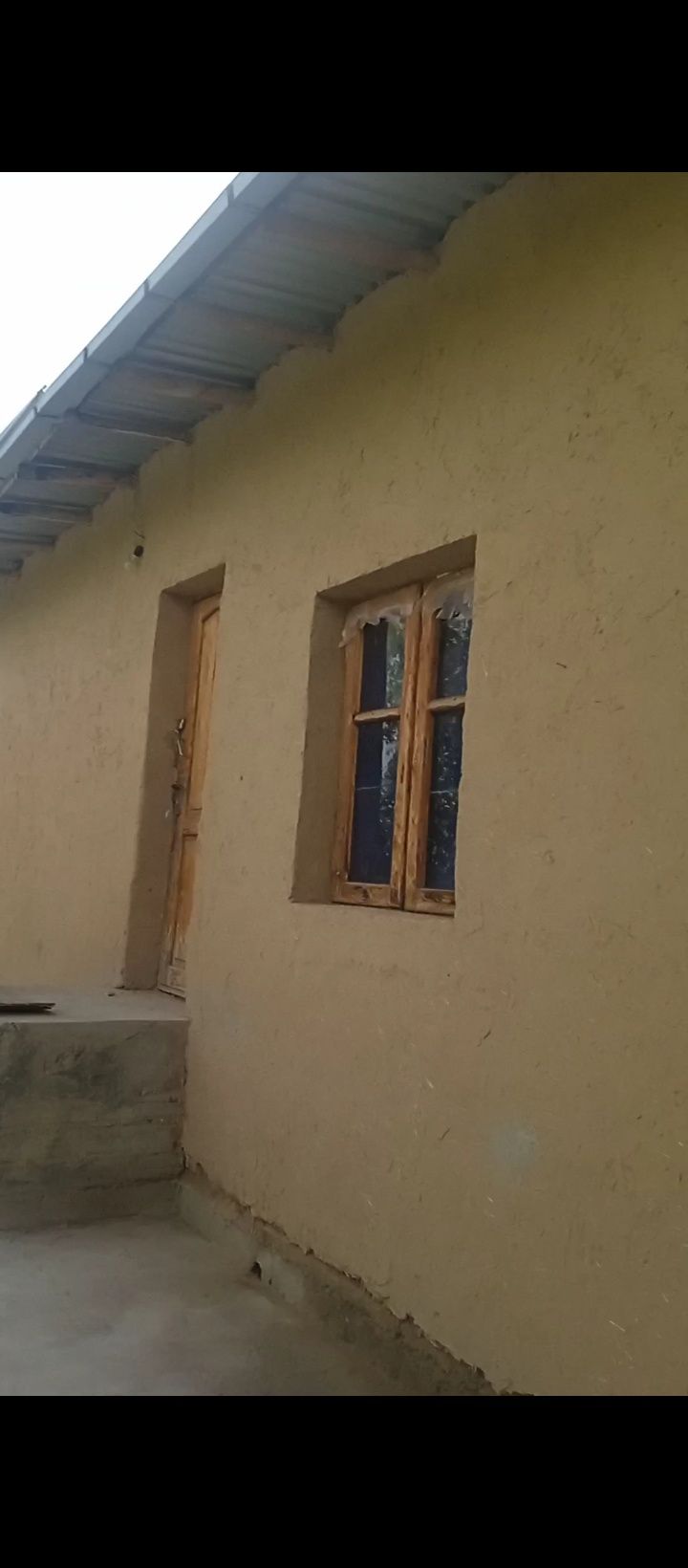 Uy Hovli sotiladi 3xona