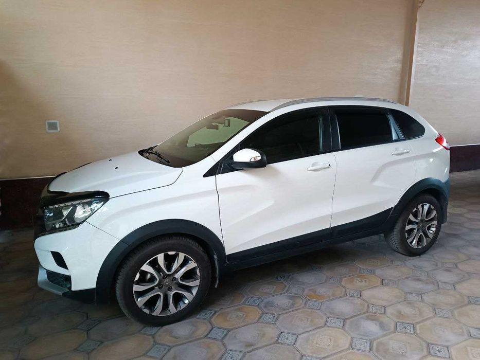 LADA XRAY Cross 1.8 (2019) — Фулл комплектация, газ, не битая, идеал