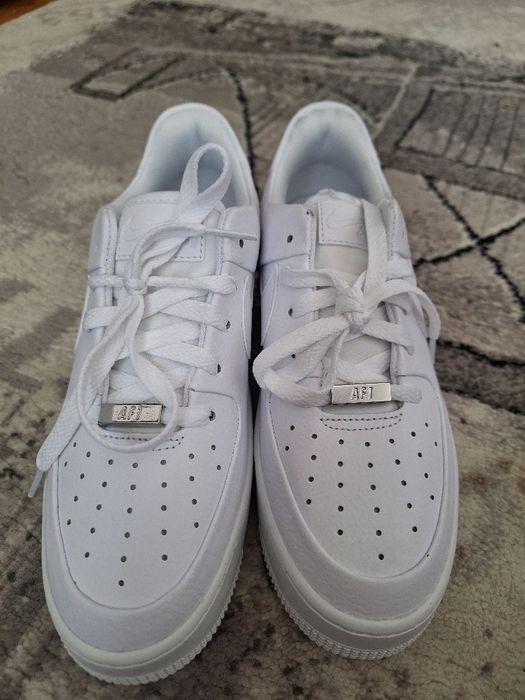 Adidasi Nike air force 1 noi 40 pilele