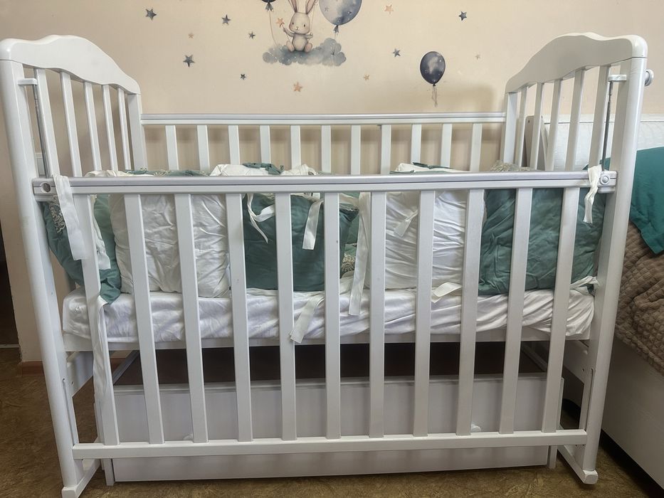 Продам детскую кроватку, бортики в подарок!