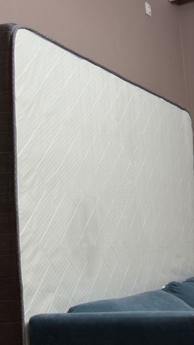 Матрас 180*200 двухспальный в отличном состоянии