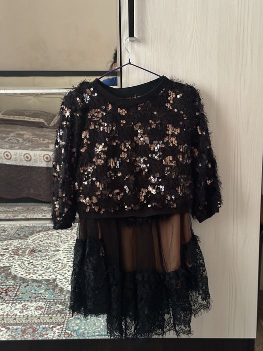 Платья двойка разные чистые приходите посмотрите все по 5000т