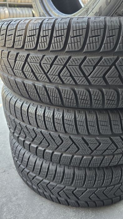4 anvelope iarnă Pirelli 215/60/17 - 6 mm