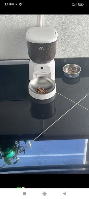 Хранилка за котки с камера