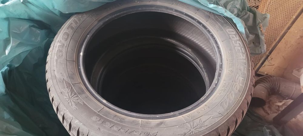 Запазени зимни гуми р16 205 на 55 Toyo 150лв + доставката