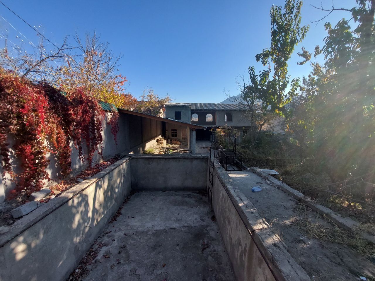 Dacha yokiy hovli  Chorvoqda