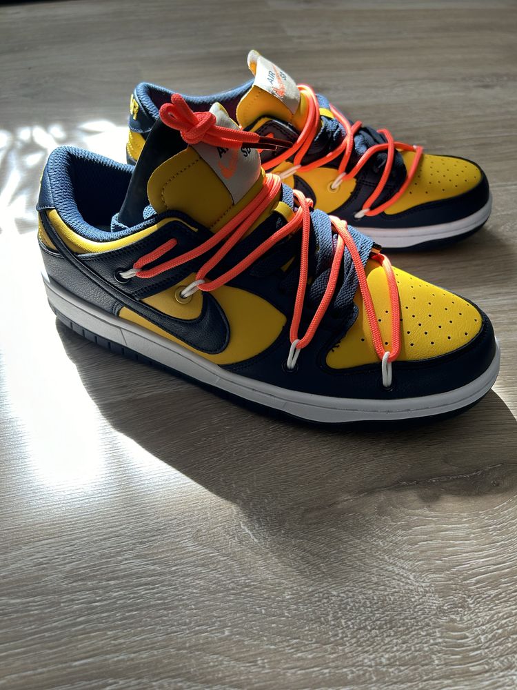 Nike off-white x Dunk Low “University Gold”