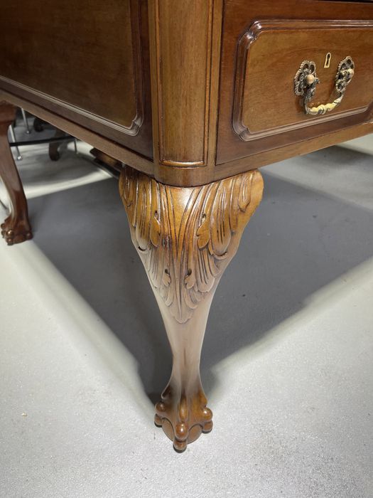 Birou din lemn masiv, stil Chippendale