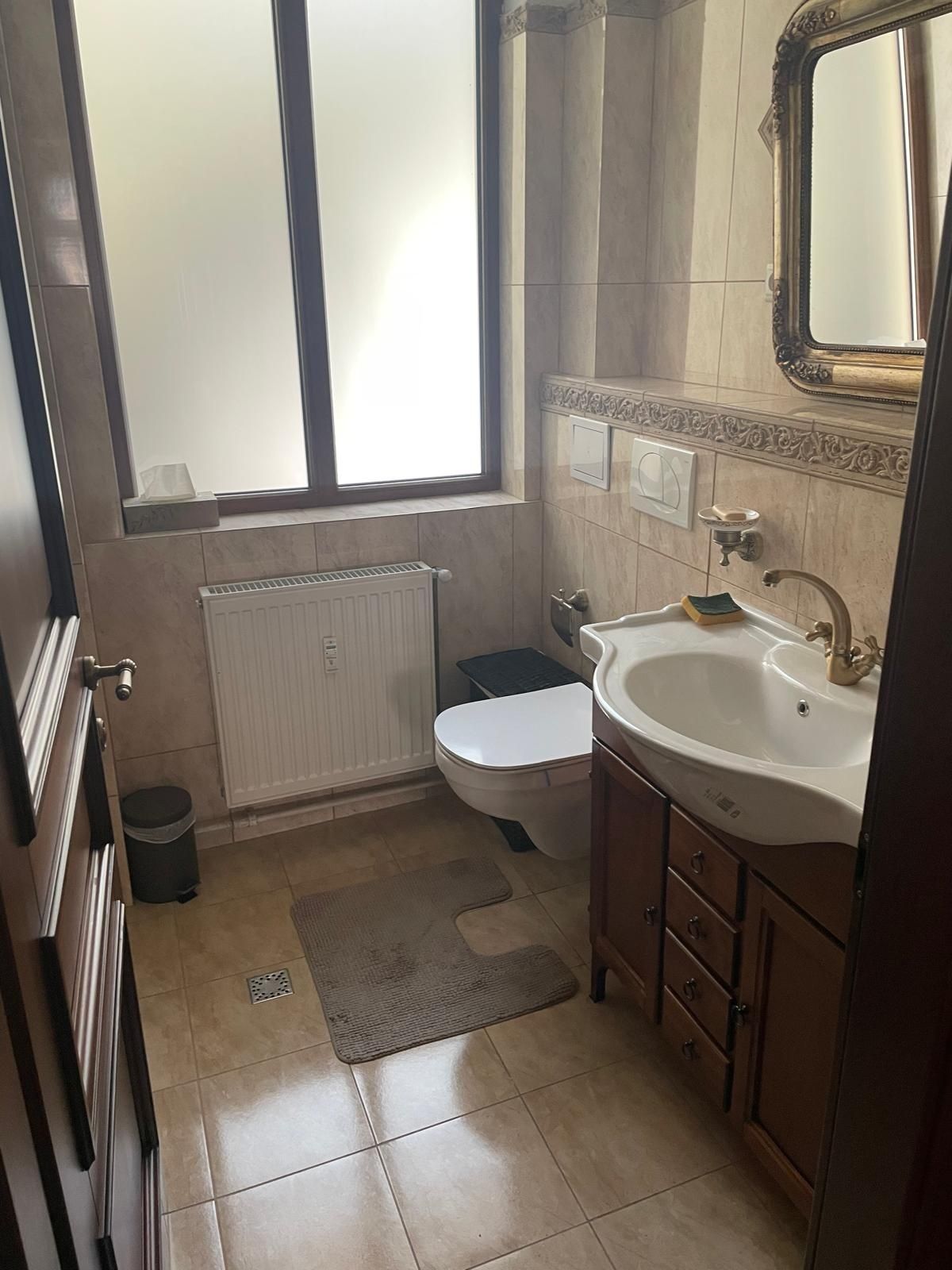 Vând apartament ultracentral 2 camere pret 115000 euro