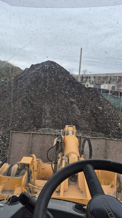 Beton concasat utilizabil ca  și strat suport pe strada sau parcare.