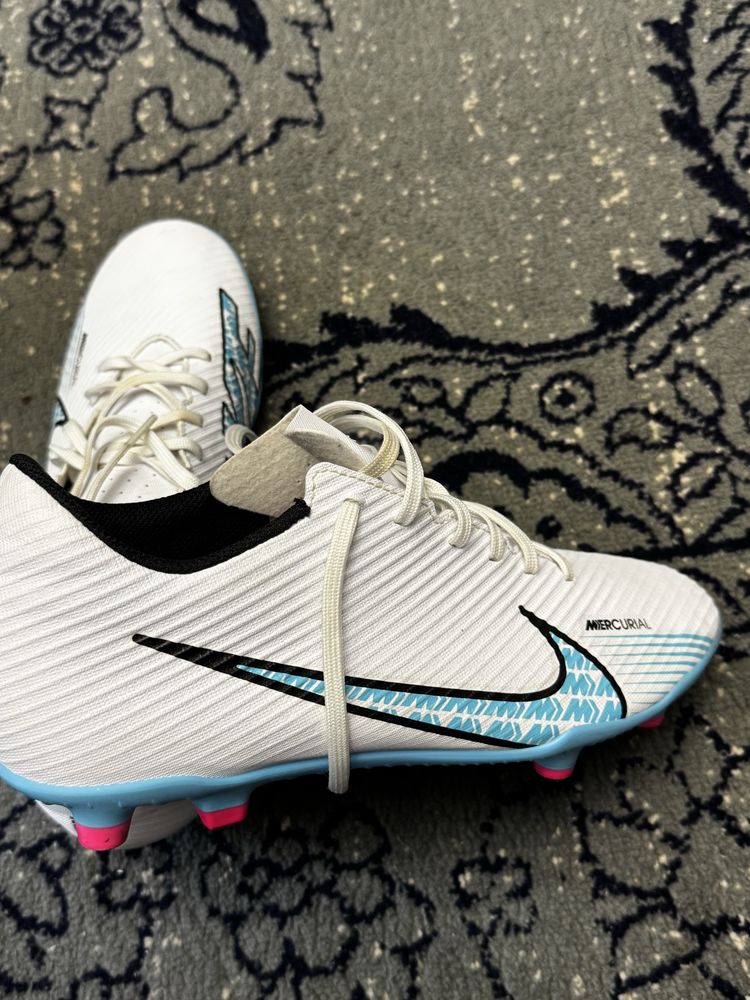бутсы nike mercurial  белые , 40.5 размер немного маломерят