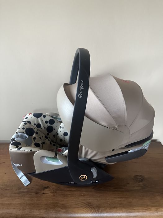 Стол за кола Cybex Cloud Z i-size Karolina Kurkova Fashion Collection