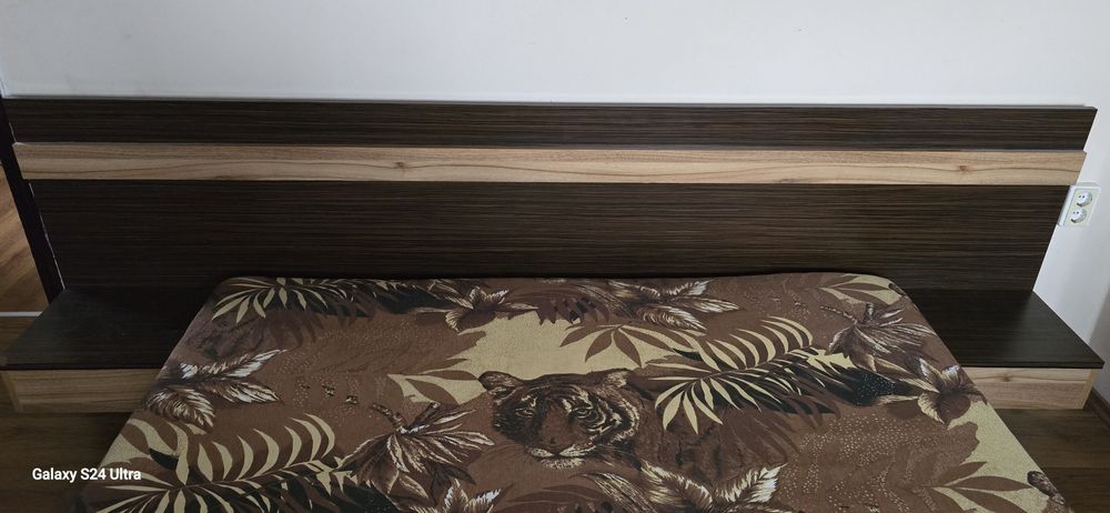 Спалня с включен матрак