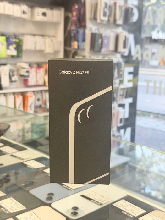 Samsung Z Flip 7 FE 128GB Black Чисто Нов!