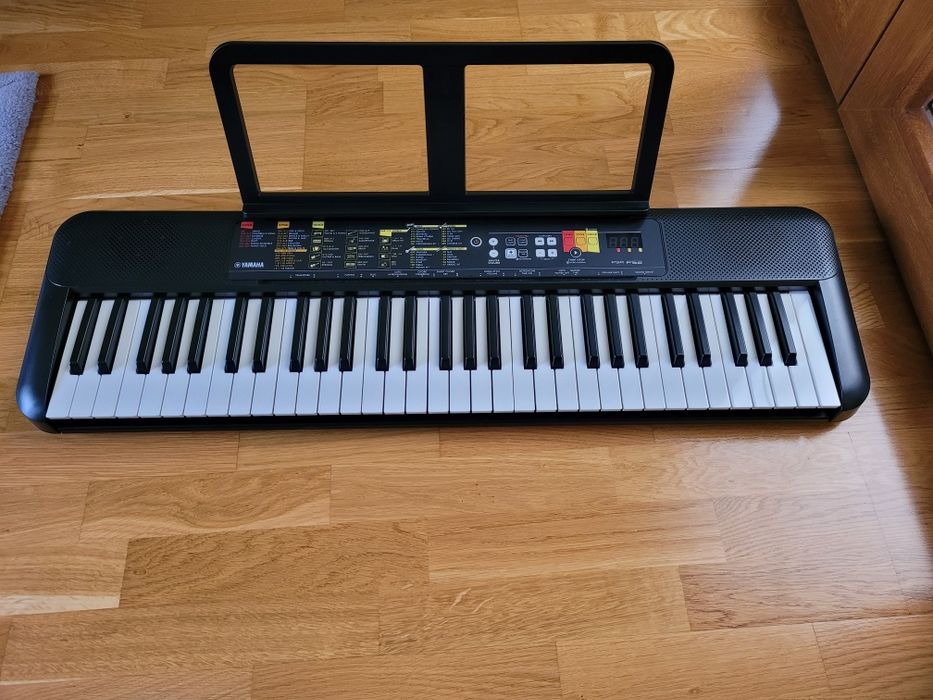 Orga Yamaha PSR F52