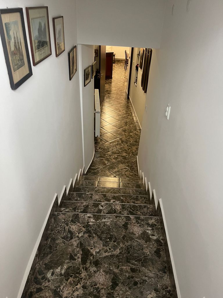 Дава се под наем Двустаен апартамент в Свищов - 52 кв.м за 127.5 € - Снимка #1
