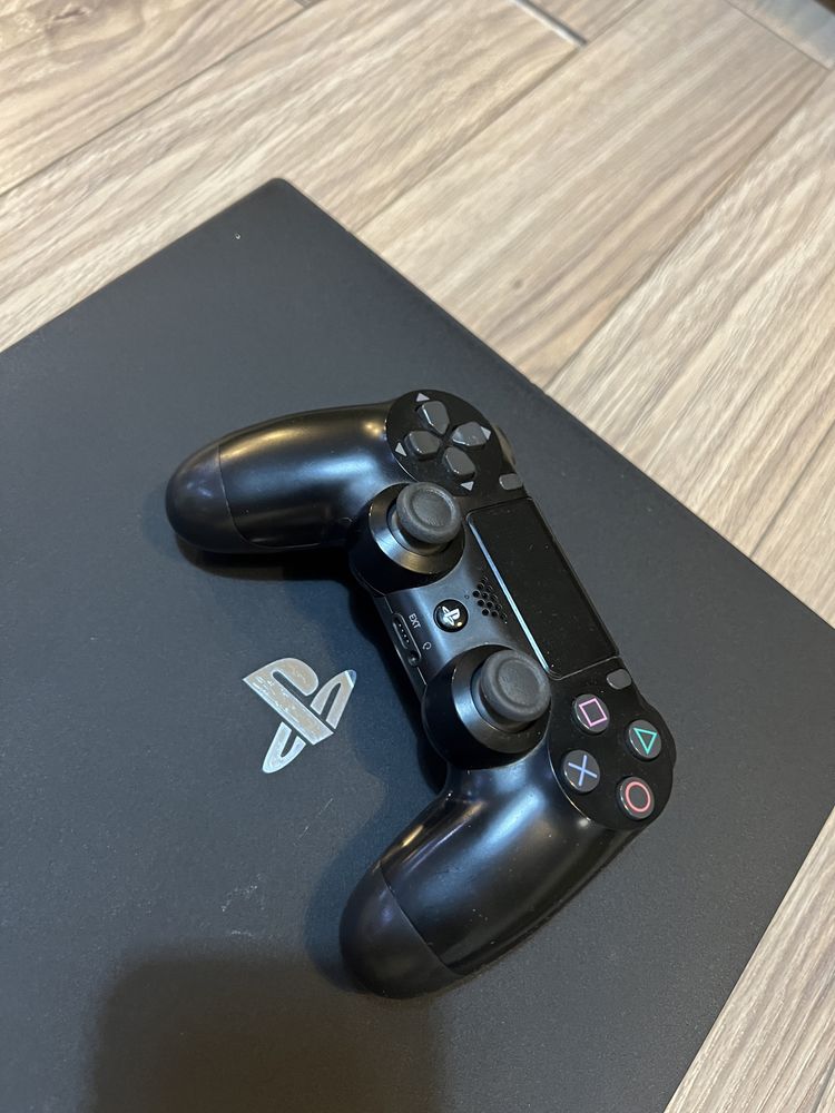 PlayStation 4 Pro1 Tb