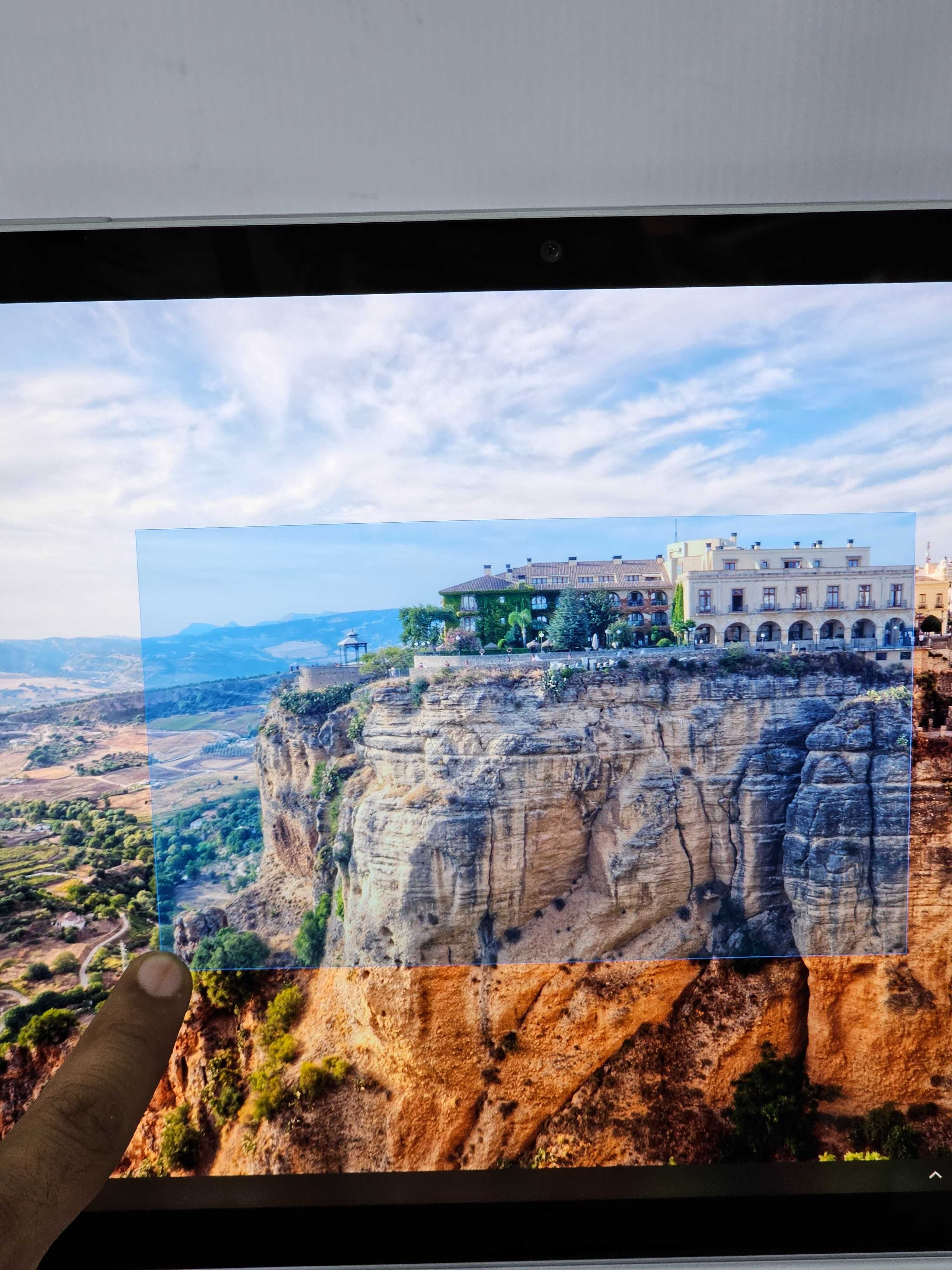 Kuchli Noutbuk Surface Book 2