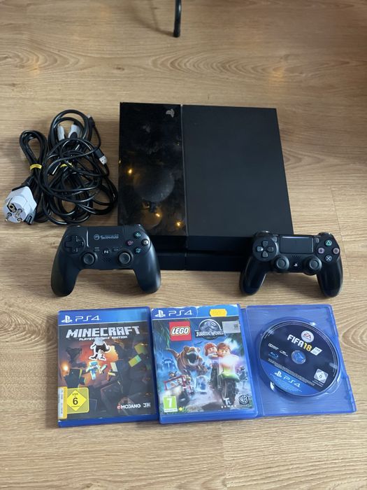 Consola PS4 (Playstation 4) + 2 Controllere +Jocuri Bonus
