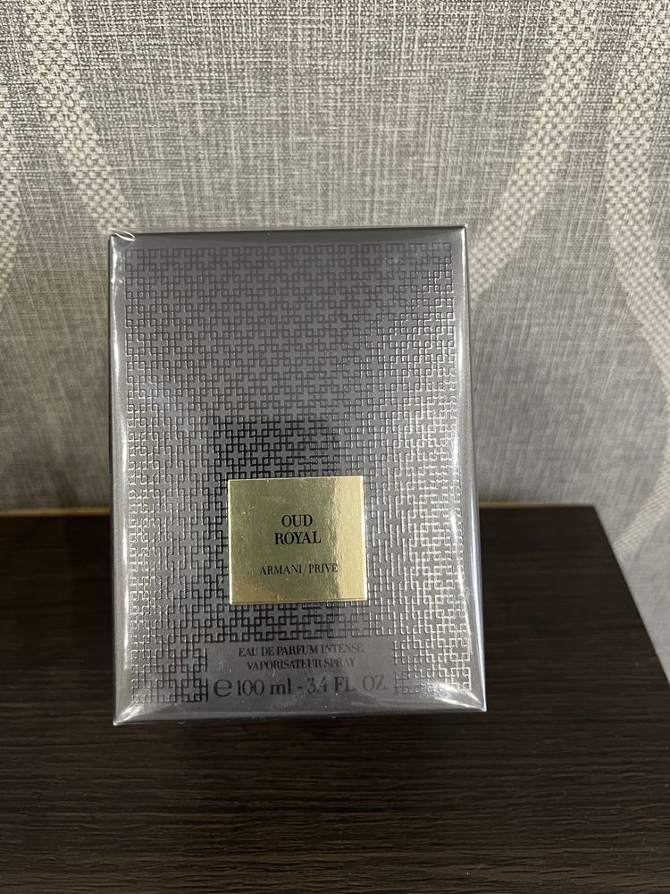 Парфюмерная вода GIORGIO ARMANI prive oud royal