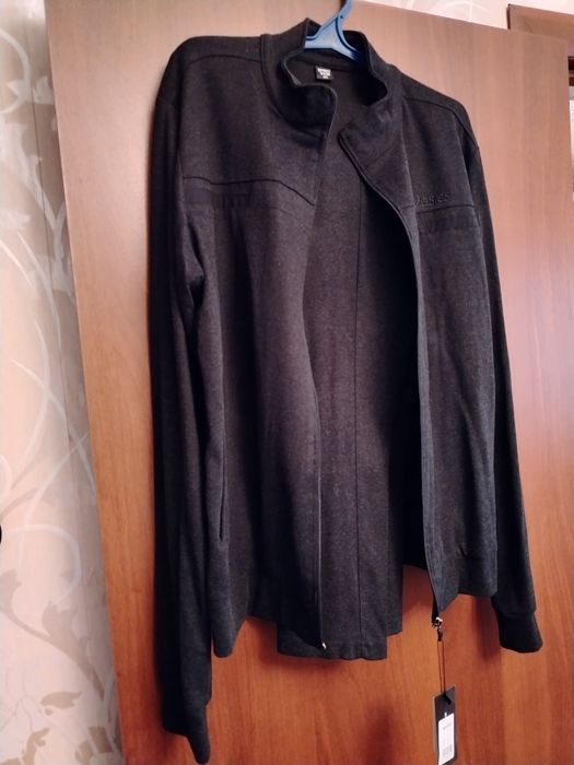 Спортивный костюм. Очень хорошего качества. Размер 3XL.(50-52) Новый.