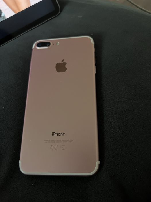 Iphone 7+ розовый