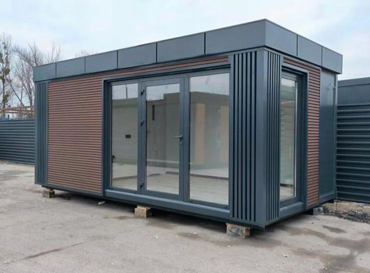 Containere tip birou sau magazin sau locuibil cu familia și case modul