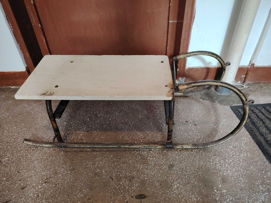 Sanie din metal pentru copii