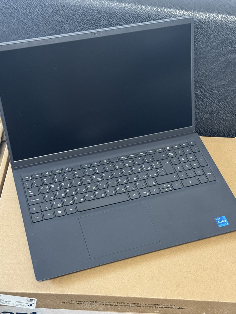 НОВ 15.6' 512GB DELL Vostro 3530 Yettel Гаранция 2025г. Black / Черен