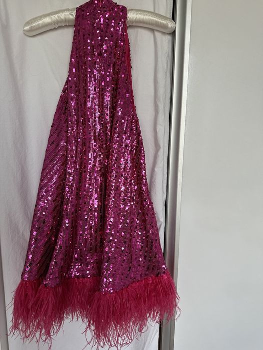 Официална рокля с пайети и пера