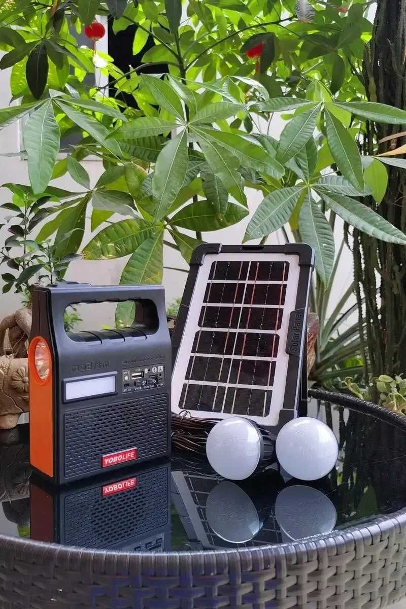 Фонарик солнечный для тревожного чемоданчика с радио и зарядкой