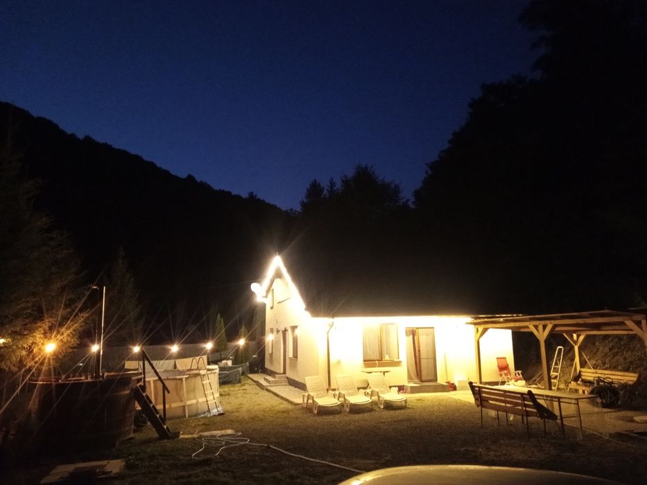 Cabana de închiriat cu ciubăr