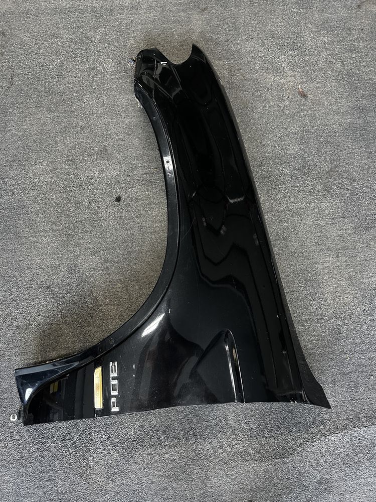 Aripa fata stanga BMW X5 E53 facelift 2004 2006 negru metalizat