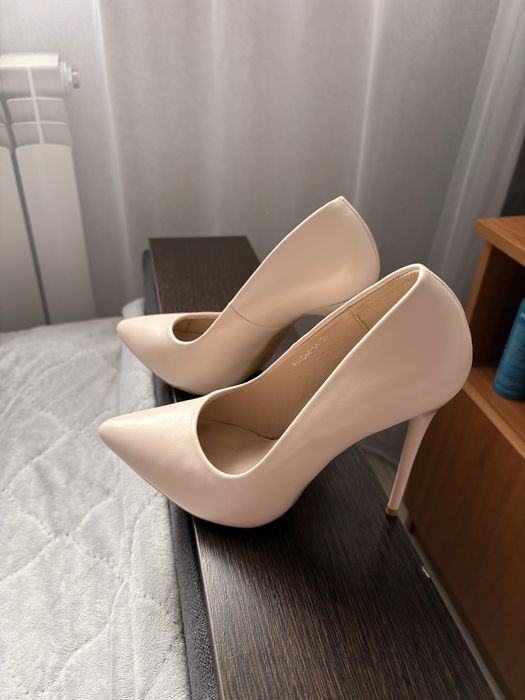 Женские туфли.