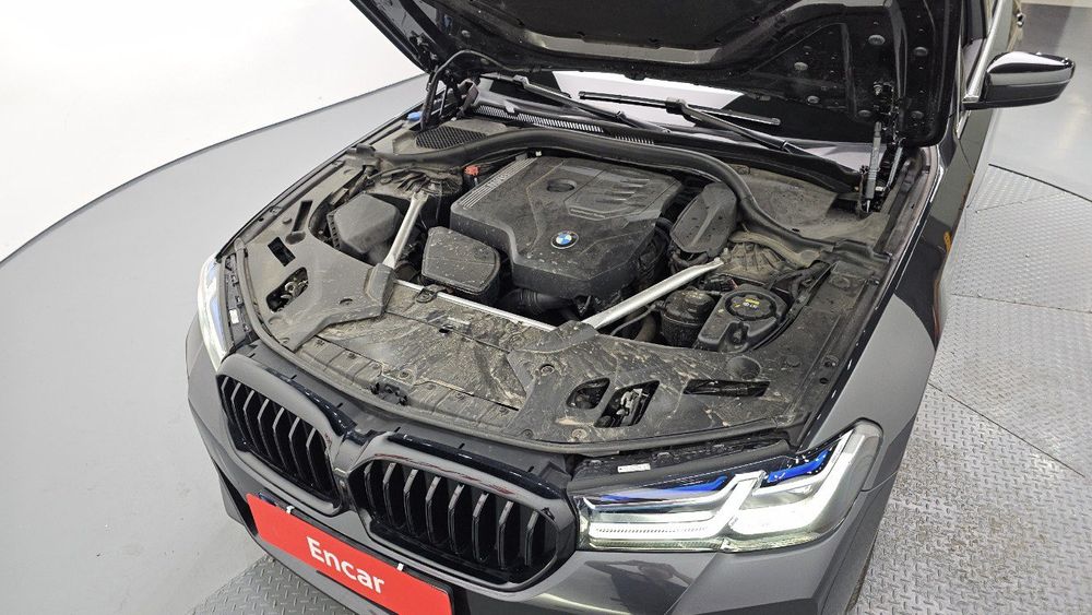 BMW 5-SERIES 530i xDRIVE M Sport