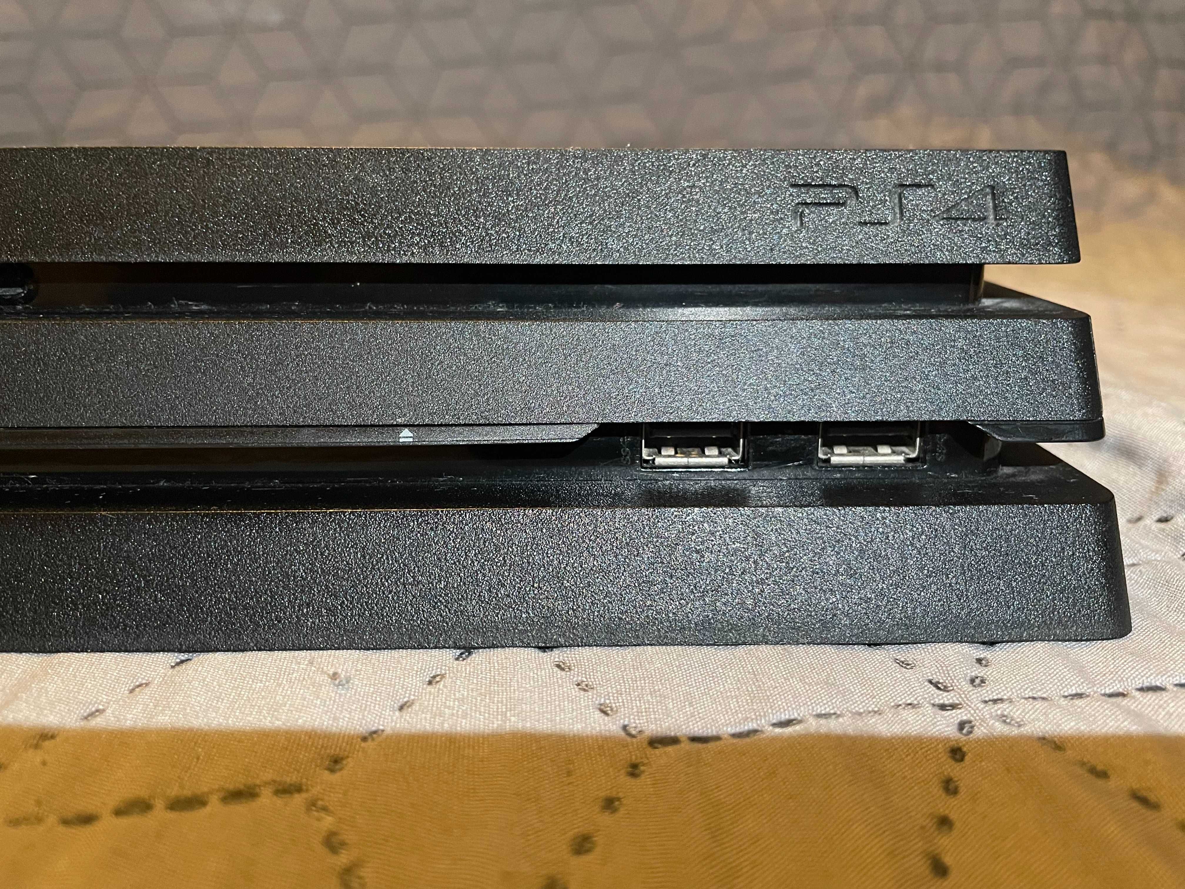 Playstation 4 Pro 1TB-комплект с джойстик и FIFA 20-отлично състояние