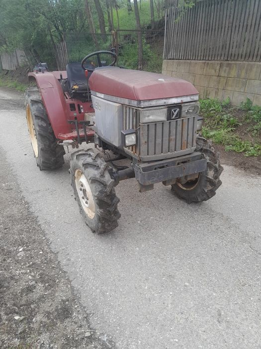 Vând tractor japonez 4x4