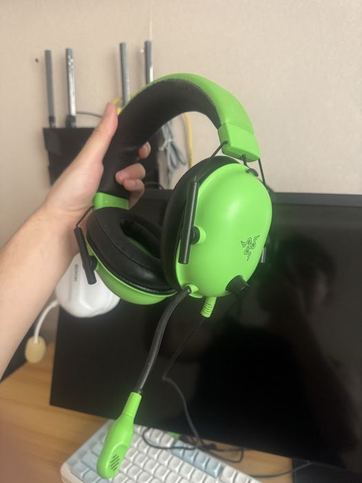 Наушник razer в хоршем сост