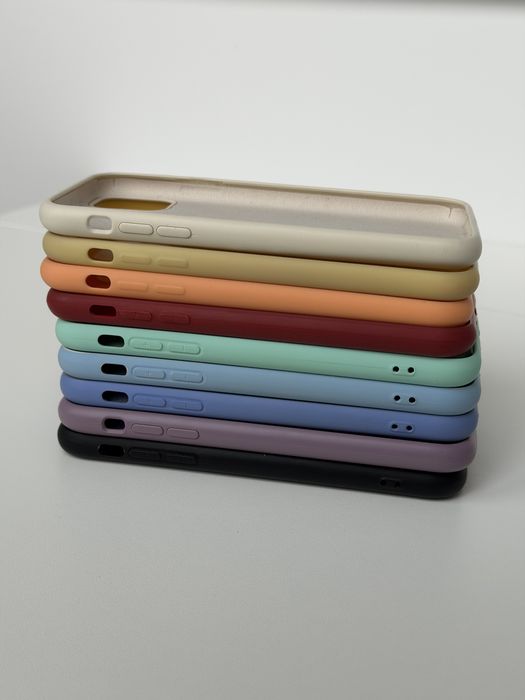 Vand iPhone 11 negru de 64 GB in stare excelenta