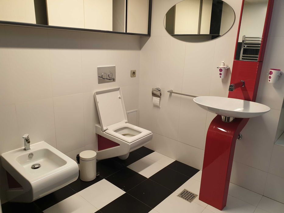 inchiriez apart de LUX, ULTRACENTRAL, 2 cam complet mobilat si utilat