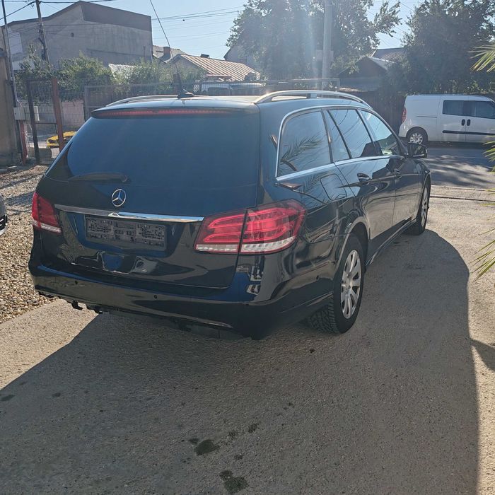 Mercedes E class 2.2 ușor avariat