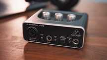 Звуковая карта Behringer U-PHORIA UM2