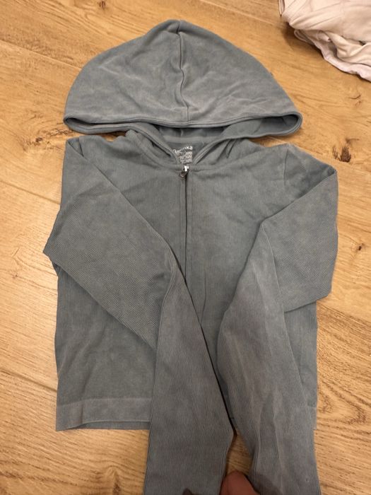 Кофта с длинным рукавом Bershka на замке